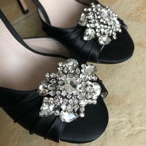 🤩🥳GLAM rhinestone satin peeptoe heels size 6